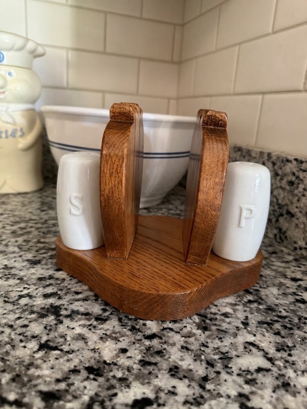 Vintage Oak Apple Shaped Wooden Napkin Holder & Ceramic S & P Shaker Caddy Set
